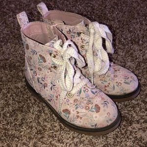 Toddler Girls’ Giovanna Floral Print Lace Up Zipper Combat boots Size 10